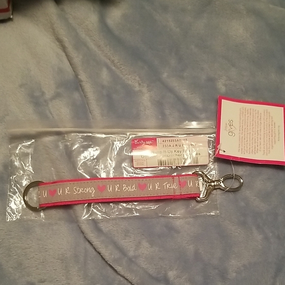 Thirty One Hang It Up Key Fob - URU Phrases - Picture 1 of 4